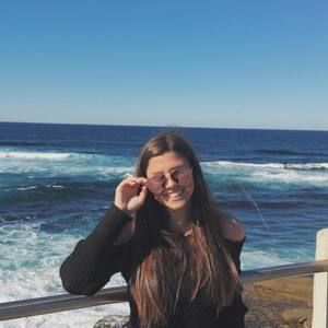 Meet your Posher, Valentina